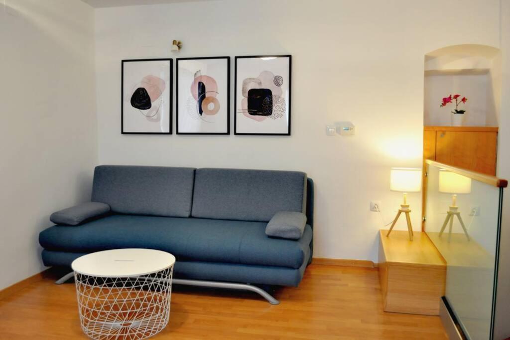 Apartment Veli Dvor Cres Eksteriør bilde