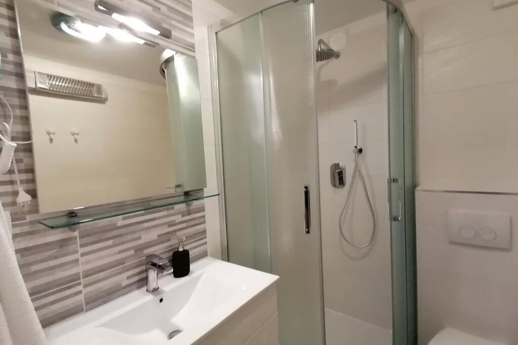 Apartment Veli Dvor Cres Eksteriør bilde